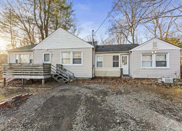 Property at 20 15th St, Norwich, CT 06360, 3 beds, 1.5 baths