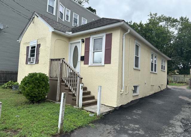 Property at 72 Pierpont St, New Haven, CT 06513, 2 beds, 1 bath