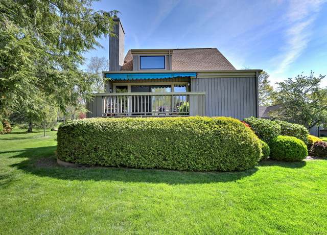 Property at 43 Buckskin Ln Unit A, Stratford, CT 06614, 1 bed, 1.5 baths