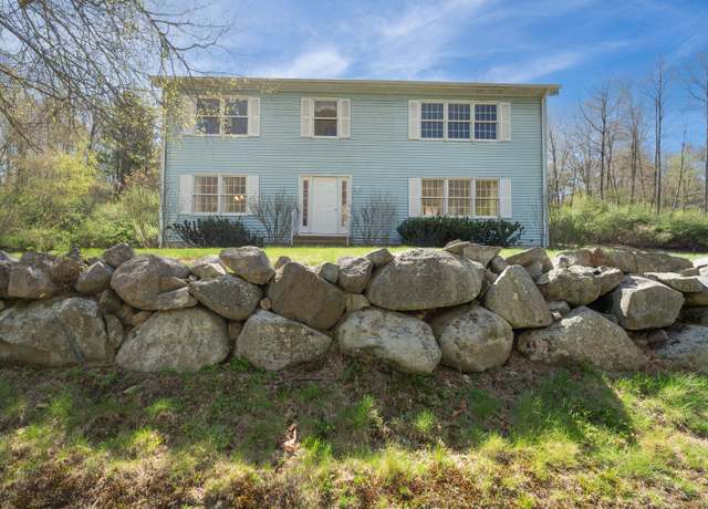 Property at 188 Huntingtown Rd, Newtown, CT 06470, 4 beds, 2.5 baths