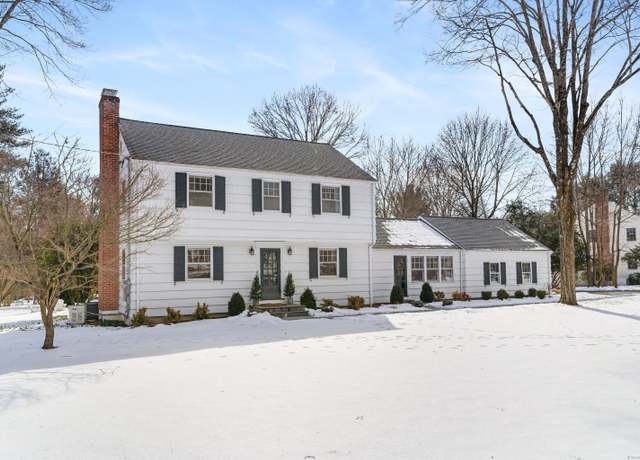 Property at 1569 Brookside Dr, Fairfield, CT 06824, 3 beds, 2.5 baths