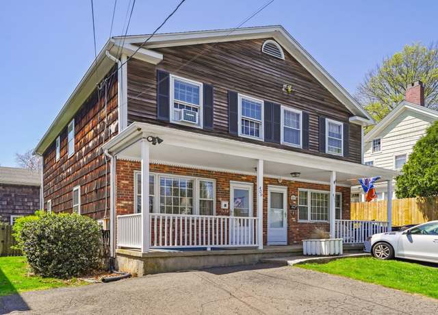 Property at 409 Brewster St, Bridgeport, CT 06605, 3 beds, 1.5 baths