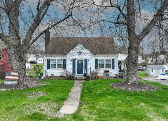 Property at 373 Parker St, Manchester, CT 06042, 3 beds, 1.5 baths