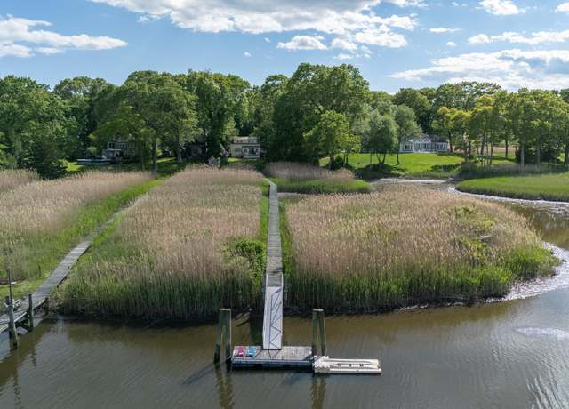 Property at 12 Fourth Ave, Old Saybrook, CT 06475, 3 beds, 2 baths