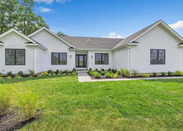 Property at 14 Deer Run Rd, Middlebury, CT 06762, 3 beds, 2 baths