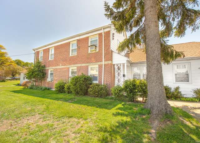 Property at 691 Canaan Rd, Stratford, CT 06614, 3 beds, 1.5 baths