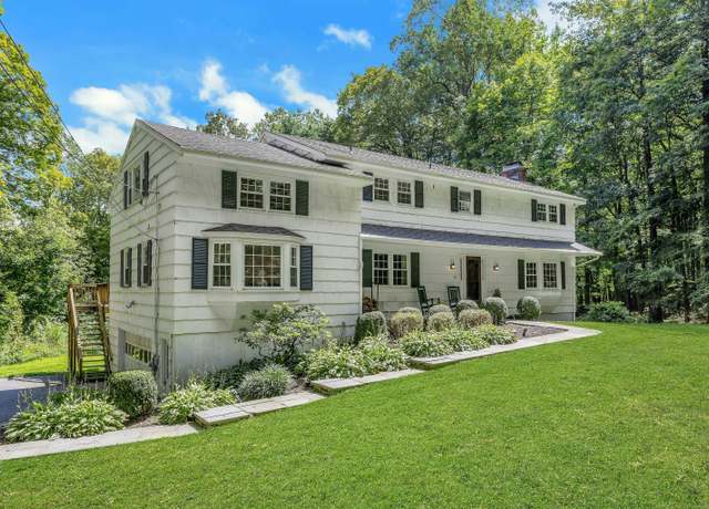 Property at 55 Mimosa Ct, Ridgefield, CT 06877, 5 beds, 3 baths