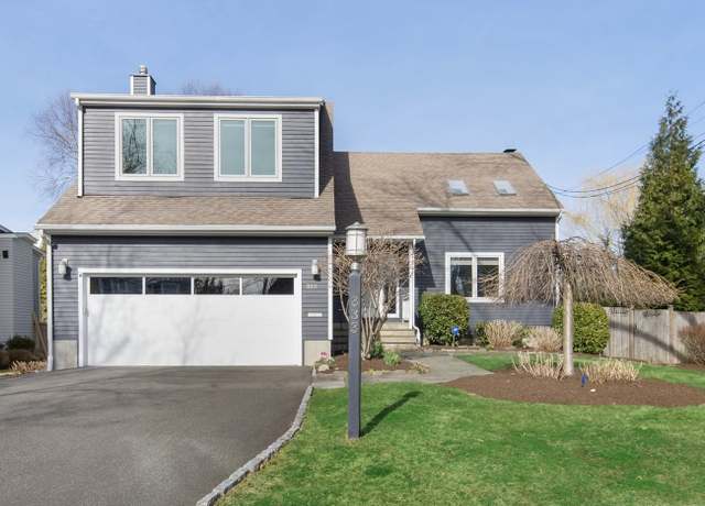 Property at 333 Penfield Rd, Fairfield, CT 06824, 2 beds, 2.5 baths