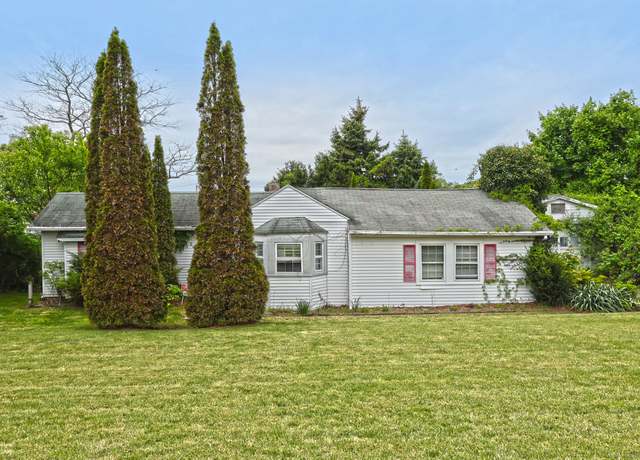 Property at 132 Hillside Ave, West Haven, CT 06516, 2 beds, 1 bath