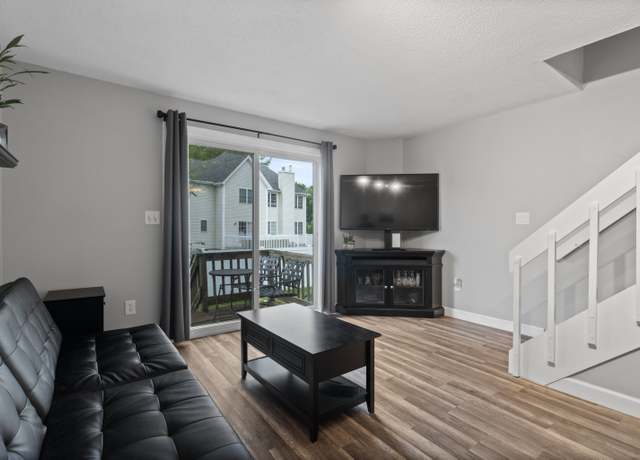 Property at 236 East St Apt B2, Plainville, CT 06062, 2 beds, 1.5 baths