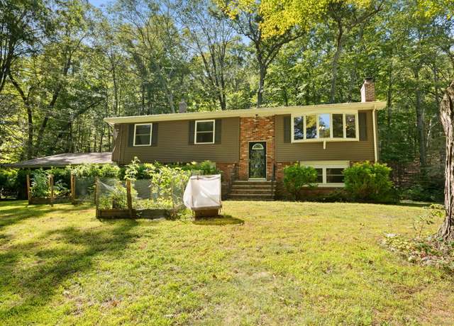 Property at 18 Stonybrook Rd, Ledyard, CT 06335, 3 beds, 2.5 baths