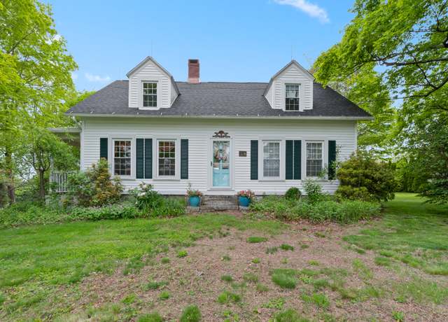 Property at 1153 Guernseytown Rd, Watertown, CT 06795, 5 beds, 2 baths