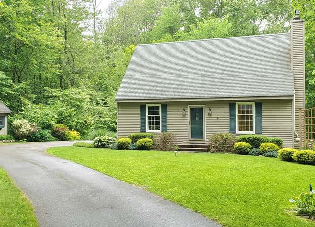 Property at 19 Oak Leaf Cir, Coventry, CT 06238, 3 beds, 2 baths