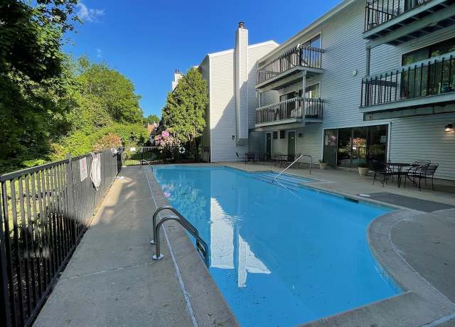Property at 73 Riverside Ave Unit 3B, Stamford, CT 06905, 2 beds, 2 baths