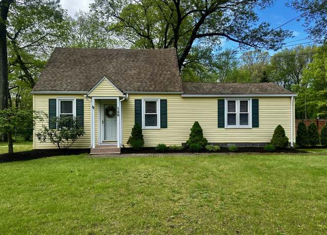 Property at 140 Clintonville Rd, North Haven, CT 06473, 3 beds, 1 bath