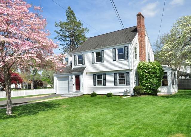 Property at 30 Bonny View Rd, West Hartford, CT 06107, 3 beds, 1.5 baths