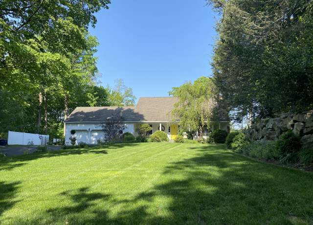 Property at 11 Thomas Rd, Westport, CT 06880, 4 beds, 3.5 baths