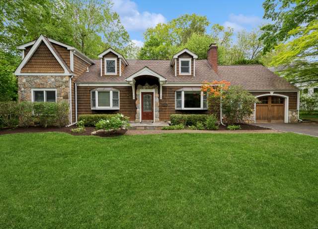 Property at 81 Nichols Ave, Stamford, CT 06905, 3 beds, 2 baths