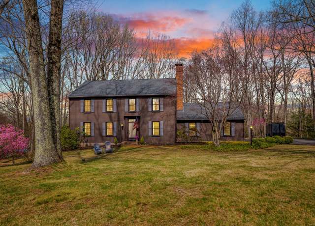 Property at 8 Red Barn Rd, Oxford, CT 06478, 4 beds, 2.5 baths