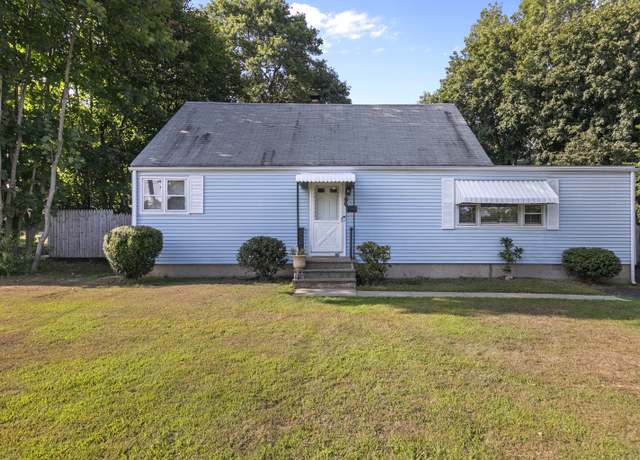 Property at 66 Loftus Cir, Bridgeport, CT 06606, 3 beds, 1.5 baths