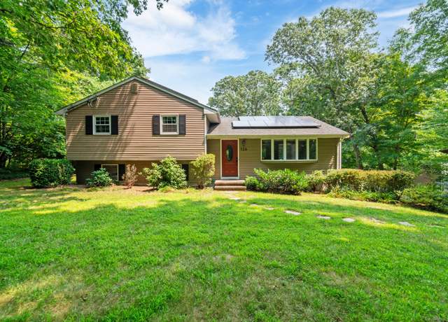 Property at 126 Glenwood Rd, Clinton, CT 06413, 3 beds, 2.5 baths