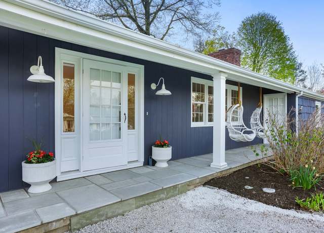 Property at 25 Palmer Pl, Easton, CT 06612, 5 beds, 2.5 baths