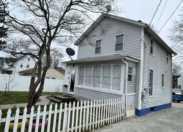 Property at 44 Rowan St, Danbury, CT 06810, 3 beds, 1 bath