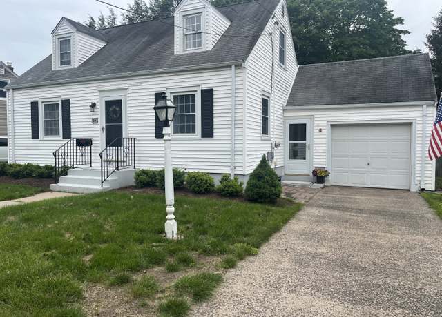 Property at 24 Westview St, Hamden, CT 06514, 2 beds, 1 bath
