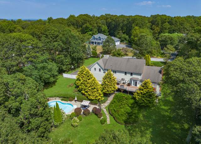 Property at 26 Oak Ridge Dr, Newtown, CT 06470, 4 beds, 4.5 baths