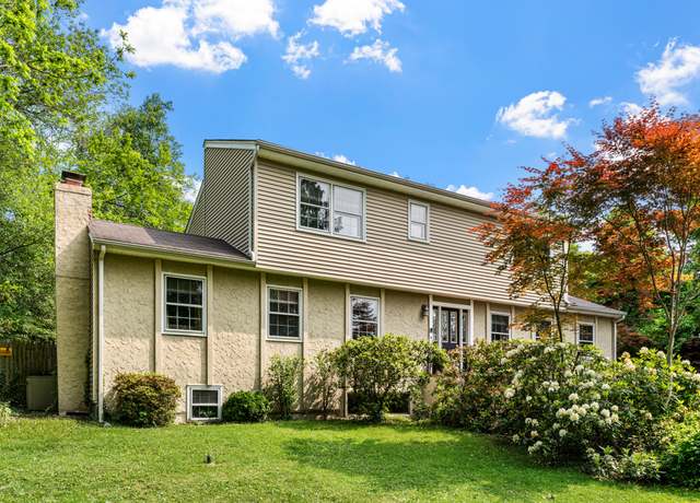 Property at 2 Blue Ridge Dr, Stamford, CT 06903, 4 beds, 2.5 baths