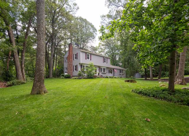 Property at 1 Whippoorwill Ln, Brookfield, CT 06804, 3 beds, 2.5 baths