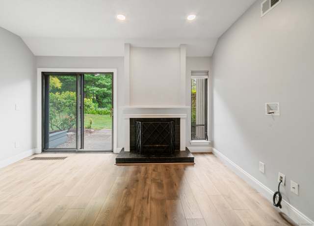 Property at 786 Heritage Vlg Unit D, Southbury, CT 06488, 2 beds, 2 baths