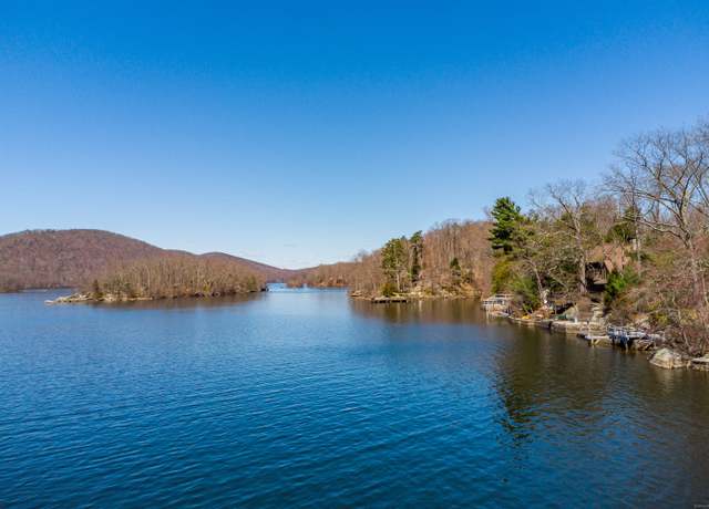 Property at 63 Sullivan Farm #63, New Milford, CT 06776, 2 beds, 2.5 baths
