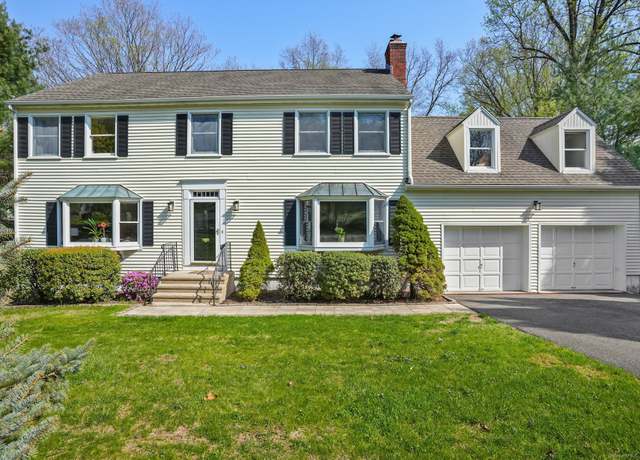 Property at 20 Pumpkin Hill Rd, Trumbull, CT 06611, 4 beds, 2.5 baths