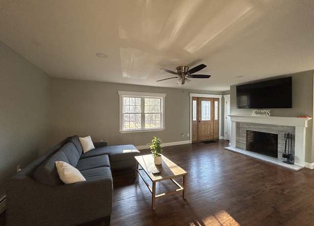 Property at 60 Riverhill Rd, Southbury, CT 06488, 3 beds, 1.5 baths