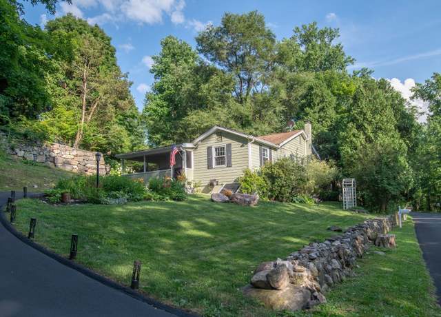 Property at 484 Limestone Rd, Ridgefield, CT 06877, 3 beds, 2 baths