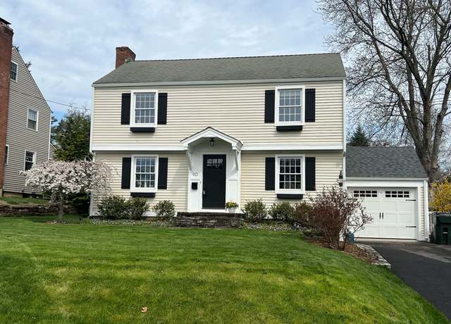 Property at 90 Bentwood Rd, West Hartford, CT 06107, 3 beds, 2 baths