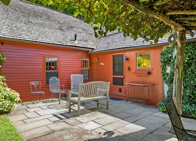Property at 28 S Wig Hill Rd, Chester, CT 06412, 2 beds, 3 baths