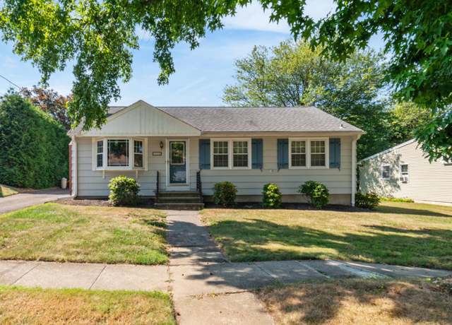 Property at 125 Douglas St, Stratford, CT 06614, 3 beds, 1.5 baths