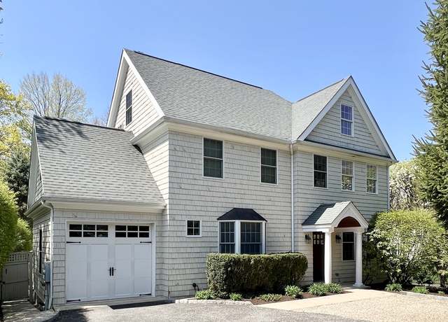 Property at 211 High Ridge Ave, Ridgefield, CT 06877, 4 beds, 3 baths