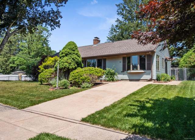 Property at 92 Manor Cir, East Hartford, CT 06118, 2 beds, 2 baths