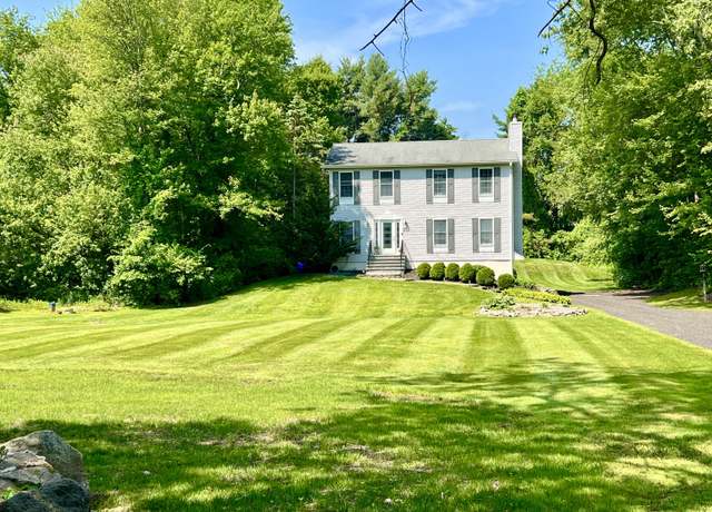 Property at 31 McVeigh Rd, Woodbury, CT 06798, 4 beds, 2.5 baths