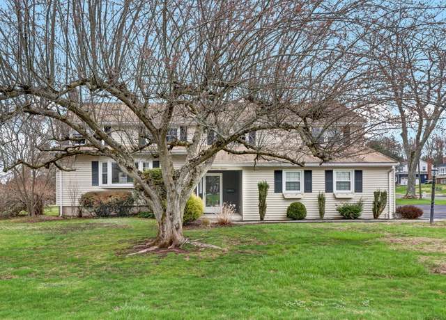 Property at 516 Coppermill Rd, Wethersfield, CT 06109, 4 beds, 2.5 baths
