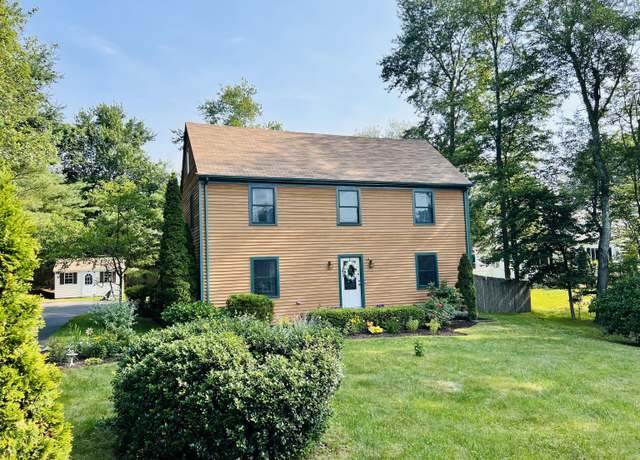 Property at 11 Park Ln, Trumbull, CT 06611, 4 beds, 3.5 baths