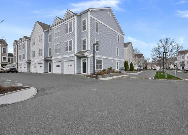 Property at 401 Copper Square Dr #401, Bethel, CT 06801, 2 beds, 2.5 baths