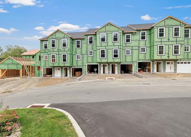 Property at 85 River Rd Unit 5 Windward Way, Shelton, CT 06484, 2 beds, 2.5 baths