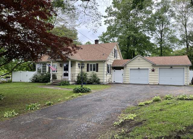 Property at 35 Lindberg St, Torrington, CT 06790, 2 beds, 1.5 baths