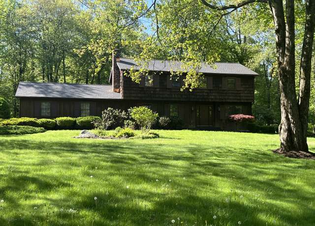 Property at 10 Tanglewood Dr, Danbury, CT 06811, 4 beds, 2.5 baths