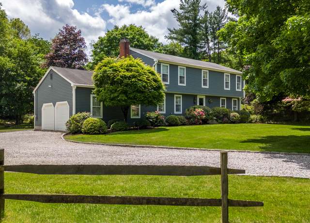 Property at 47 Trillium Cir, Fairfield, CT 06824, 4 beds, 3.5 baths