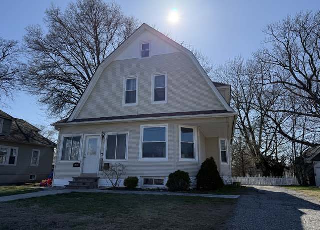 Property at 795 Nichols Ave, Stratford, CT 06614, 3 beds, 2 baths